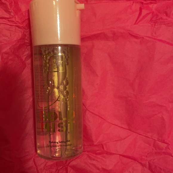 NWT MACYS BEAUTY BOX  7 pieces - Picture 2 of 8